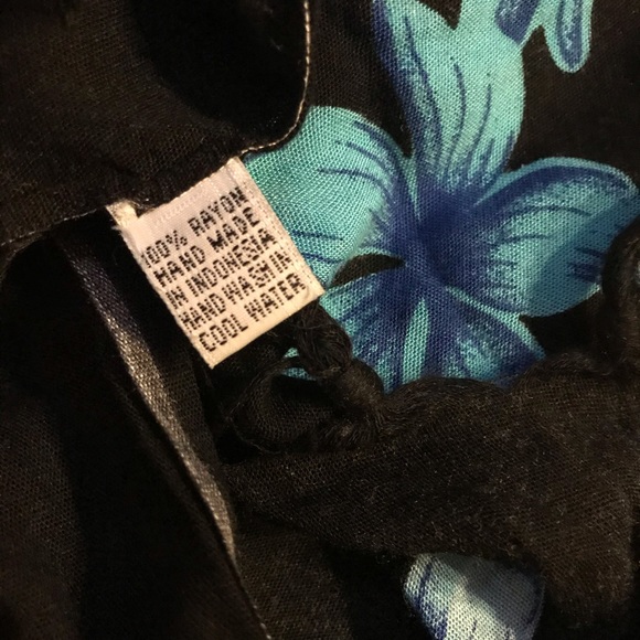 100% Rayon Floral Print Square Scarf - Picture 4 of 6